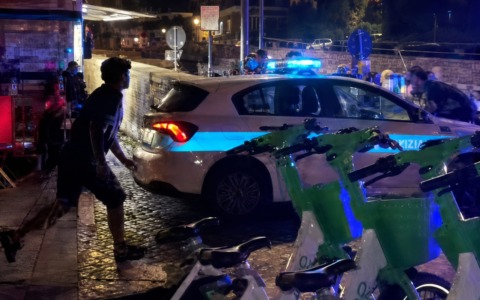 Intervento della Polizia Locale tra disordini e aggressioni, due agenti feriti