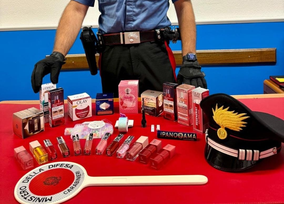 Ladri tra le corsie del supermercato tentano colpo da centinaia di euro, scoperti da un carabinieri fuori servizio