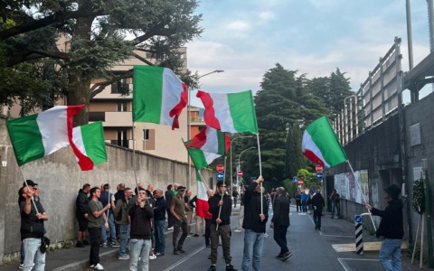 Lecco, multe dopo la protesta antifascista:  non si arresta lo scontro