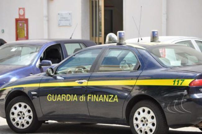 Lecco nel cuore del narcotraffico: smantellata organizzazione italo-albanese, sequestrati 4,5 chili di marijuana in città