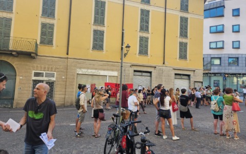 Lecco, presidio della Rete Antifascista: «No alla remigrazione, sì ai diritti»