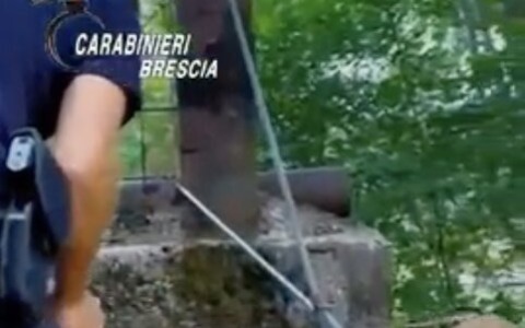 Legato, minacciato con un coltello e colpito: fermati due giovani di 22 e 28 anni