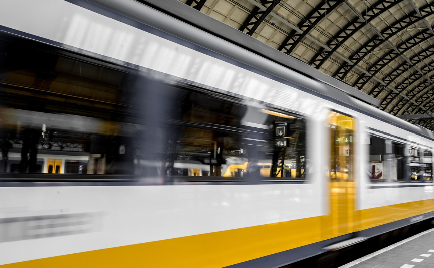 L’estate calda di Ferrovie dello Stato: cantieri sull’Alta Velocità e stallo sulle nomine