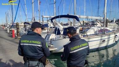 Livorno, maxi sequestro di verdesca e caviale destinati alle navi da crociera