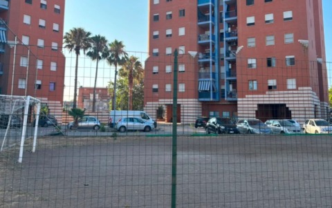 Manutenzione straordinaria al campo di calcetto di via Sante Palumbo, conclusi i lavori