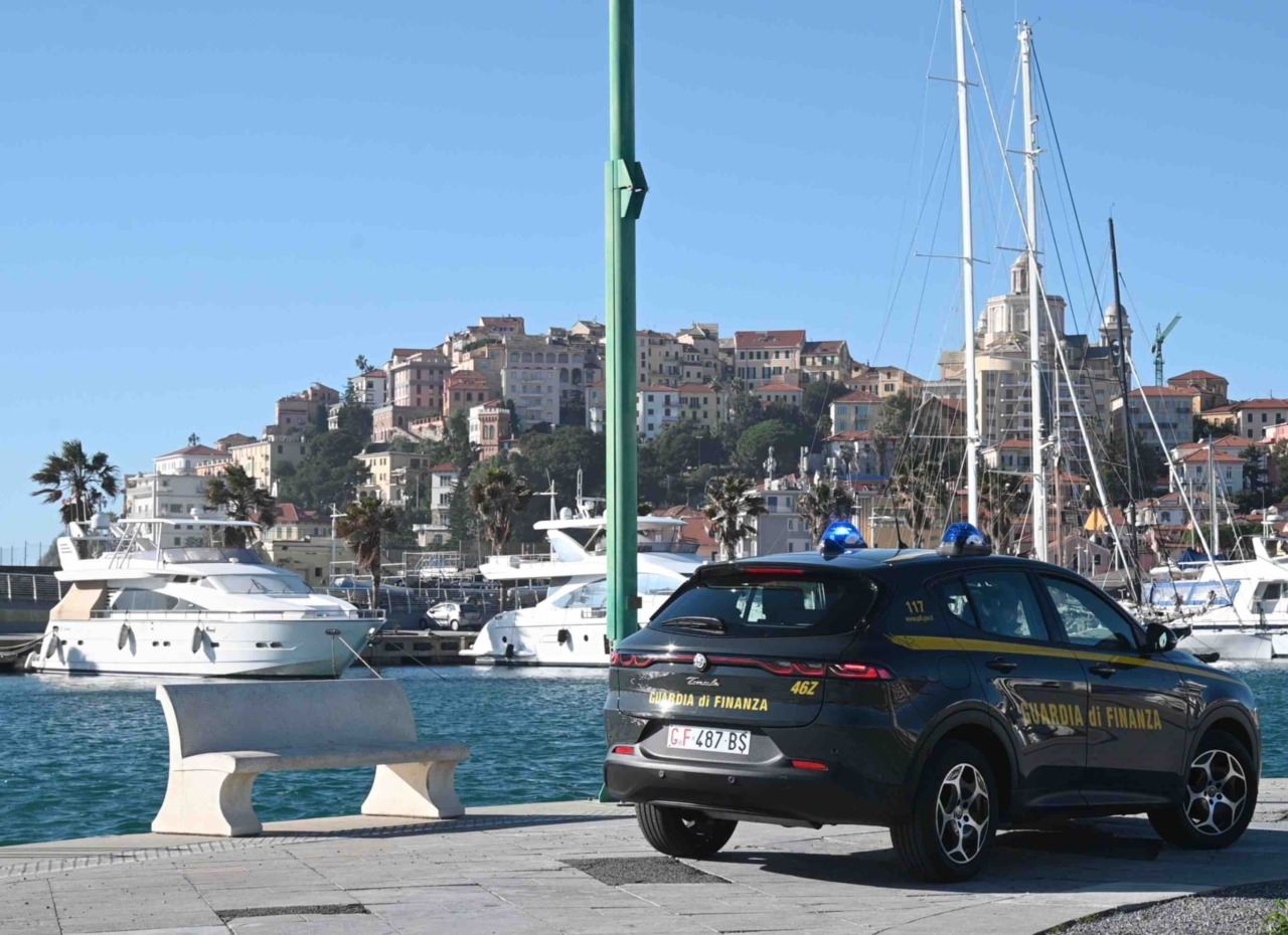 Marina di Imperia: blitz della Guardia di Finanza nel quartiere generale