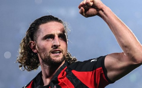 Rabiot resta al Milan: sfuma definitivamente l’ipotesi Napoli