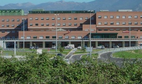 Minaccia una dipendente dell’ospedale: trovato con un taglierino e foglio di via
