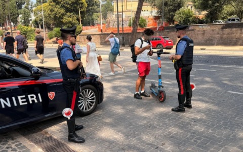 Monopattini osservati speciali, oltre 8mila euro di multe dei Carabinieri