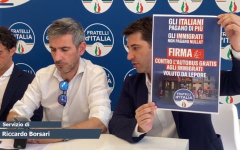 No al biglietto del bus gratuito per i richiedenti asilo