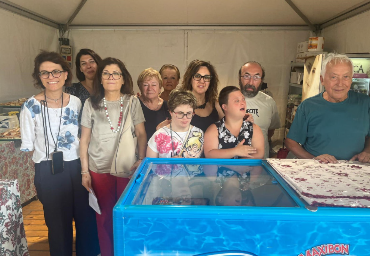 Novara, è tornata “Estate Insieme”: all’ex Donnino oltre un mese di musica, balli e socialità per gli anziani