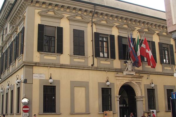 Novara, respinta la mozione contro De Grandis: maggioranza salva, ma emergono tensioni interne
