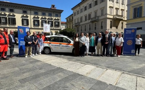 Nuovo mezzo per l’assistenza agli anziani fragili: Rotary e Novara Soccorso insieme per il territorio