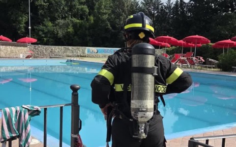 Esalazioni di cloro in un circolo sportivo: 8 intossicati. Grave un bimbo di 5 anni