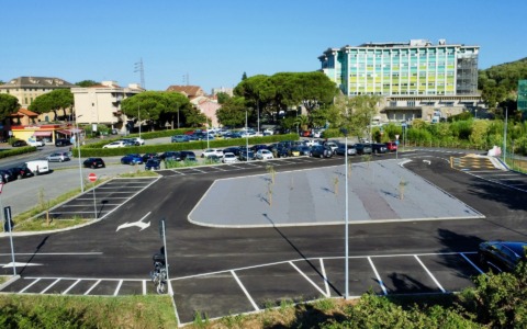 Nuovi parcheggi vicino all’ospedale, il centrosinistra: “Merito della precedente giunta comunale”