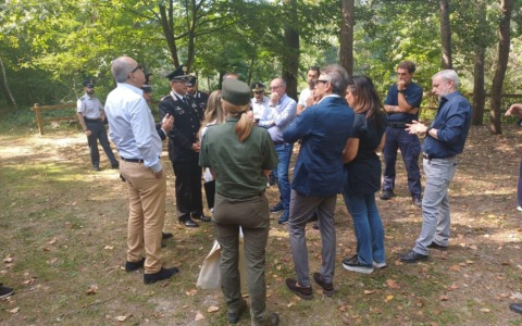 Oasi delle Ginestre a Oleggio, sopralluogo dopo le segnalazioni sullo spaccio: al via un piano di tutela