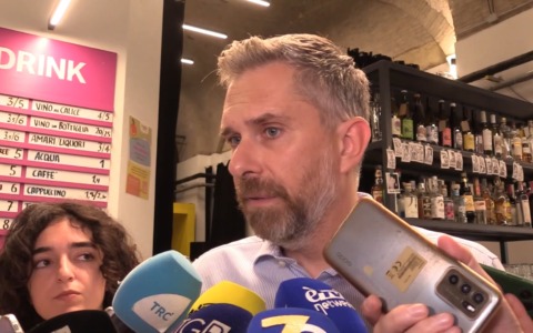 Odio social contro il sindaco: Lepore presenta denuncia in Procura