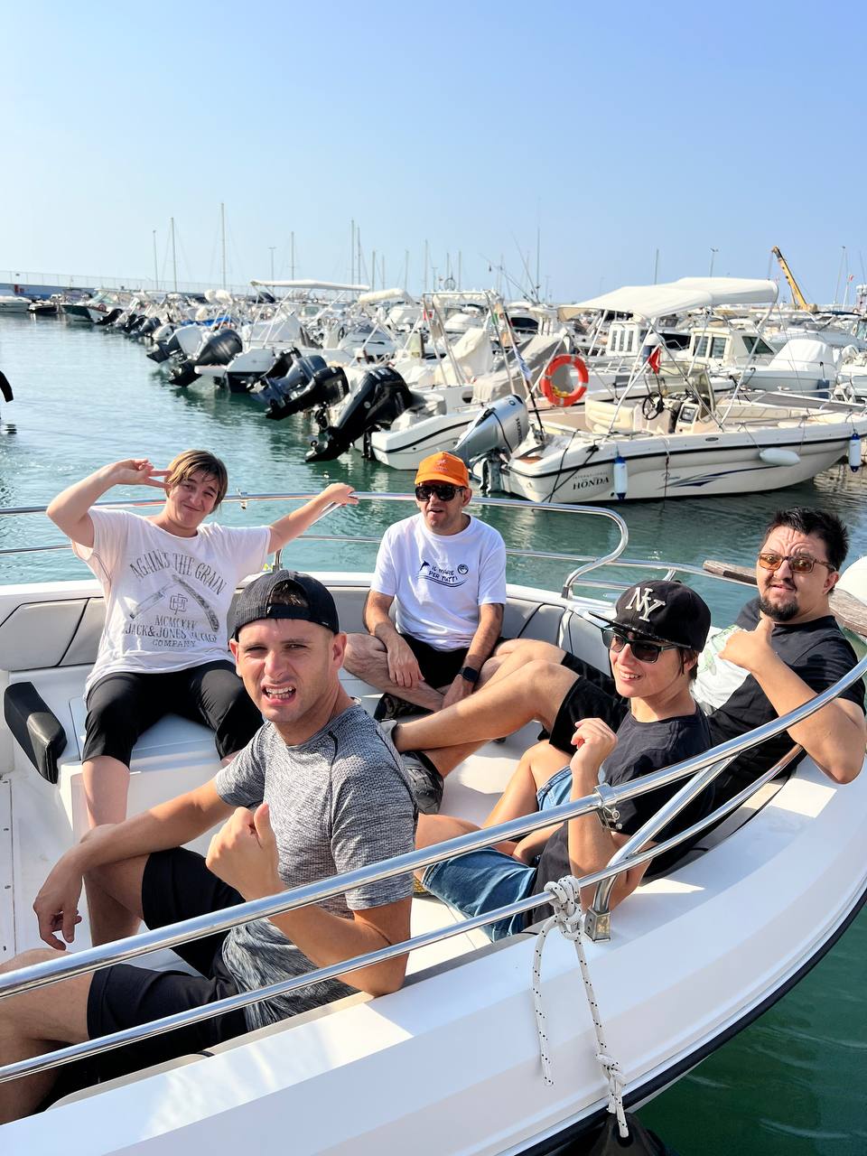 Oltre 40 ragazze e ragazzi con disabilità hanno partecipato alle attività di uscite in barca, prevenzione, promozione della salute e corretti stili di vita al porto di Diano Marina