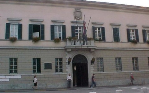 Parapiglia in municipio, la versione delle due cittadine