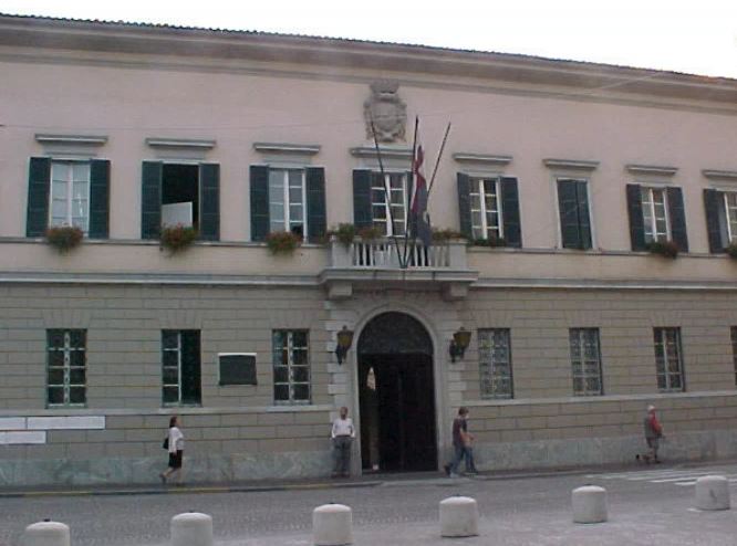 Parapiglia in municipio, la versione delle due cittadine