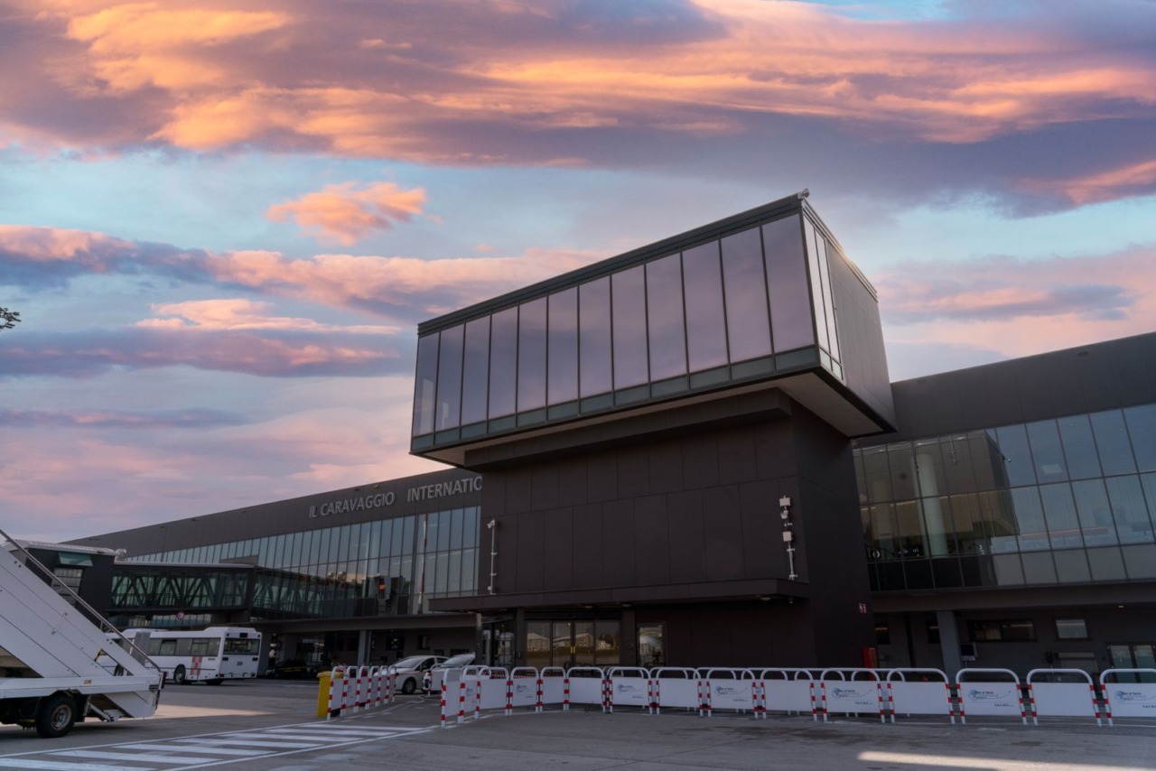 Potere al Popolo contro il piano di crescita dell’aeroporto di Orio: «Insostenibile questo ampliamento»
