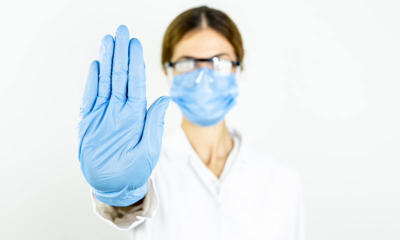 Reintegrare i medici no-vax? Per l’Ordine di Novara «un’offesa a chi è morto durante la pandemia»