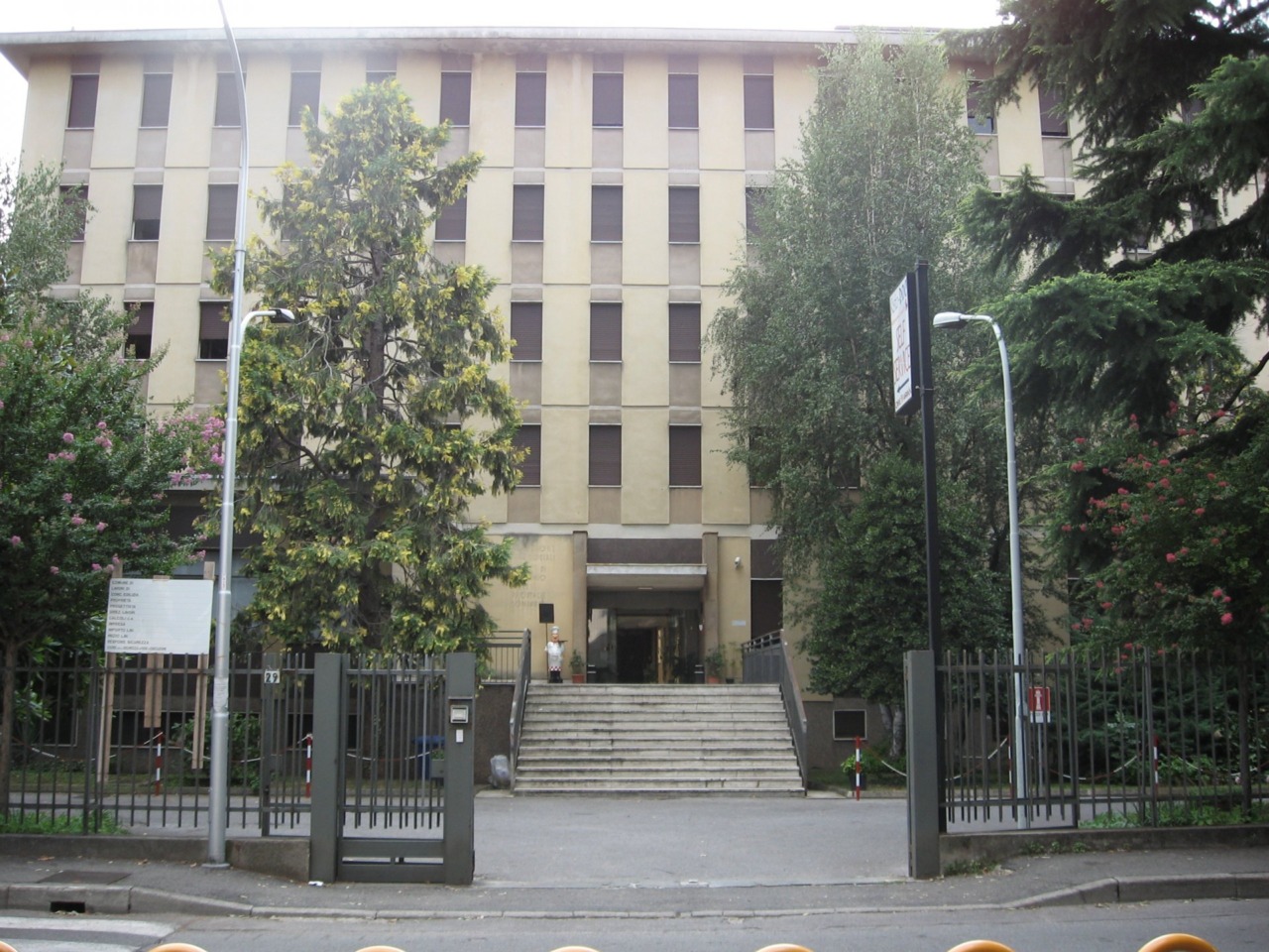 Restyling imminente per il centro sociale: restano da ricollocare gli ultimi ospiti