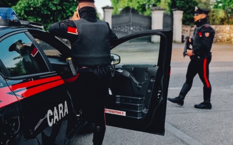 Rovato, fermato con auto e targhe rubate: arrestato un 33enne di Cologne