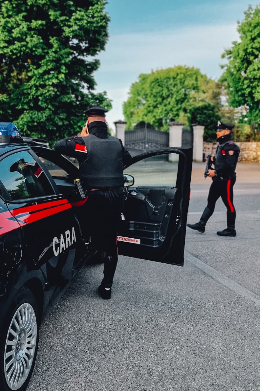 Rovato, fermato con auto e targhe rubate: arrestato un 33enne di Cologne