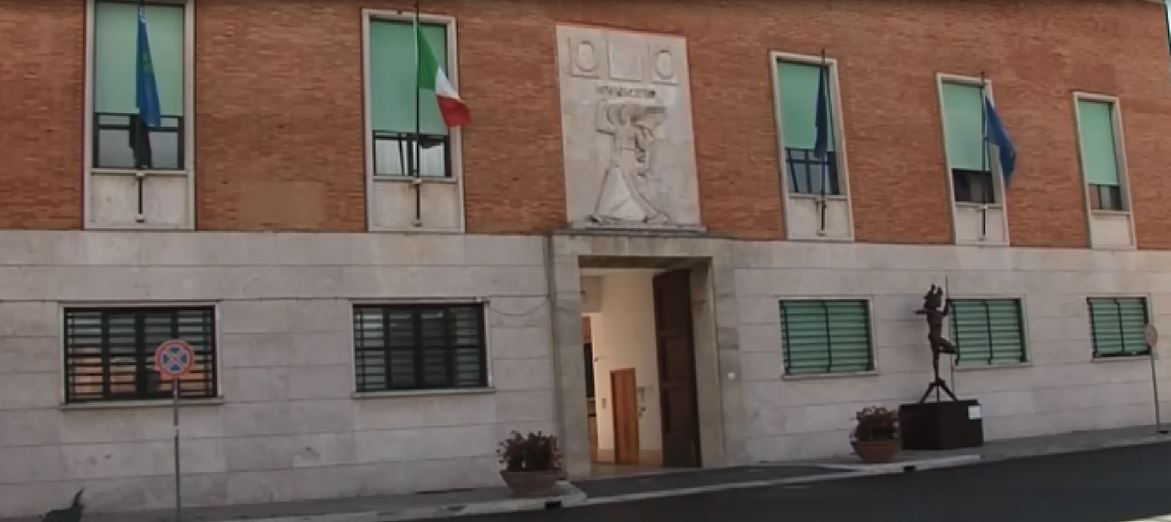 Sabaudia perde la Bandiera Blu, l’opposizione: “Il sindaco si dimetta”