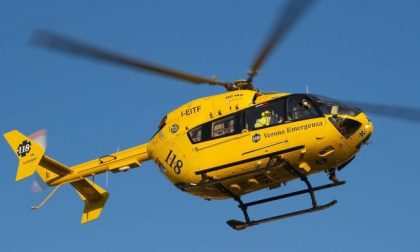 Schianto auto moto a Osnago: motociclista in codice rosso