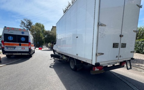 Schianto tra un furgone e una moto: centauro finisce all’ospedale