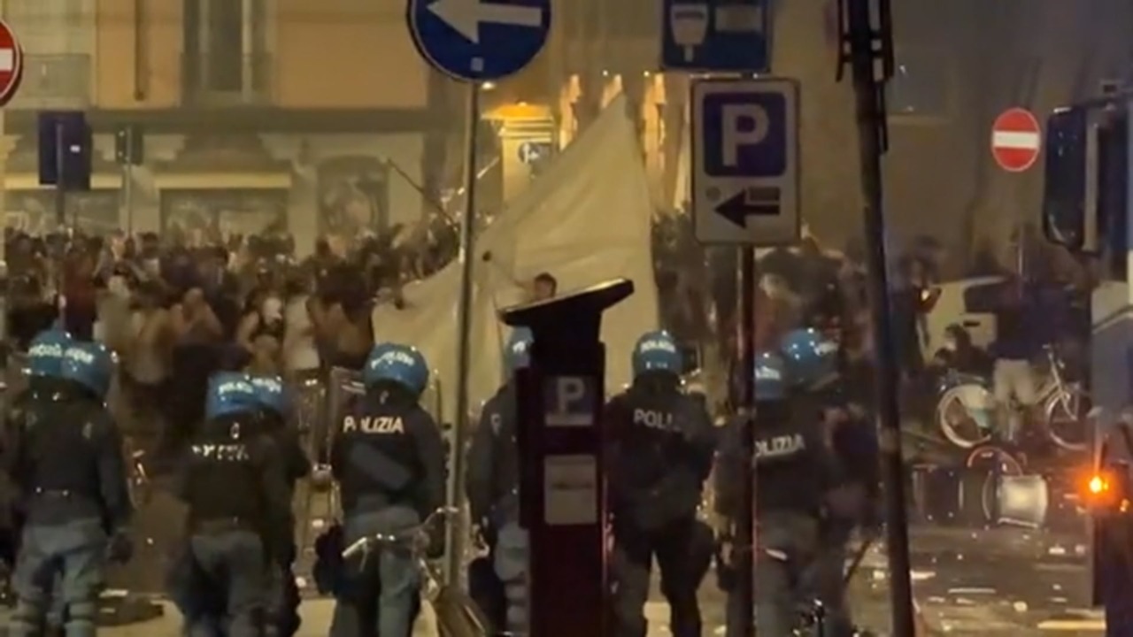 Scontri in centro, Confesercenti Bologna lancia l’allarme sui danni di immagine al turismo