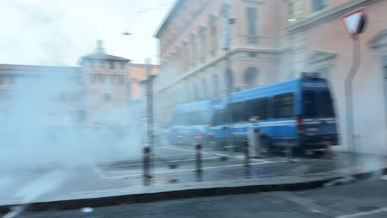 Scontri tra polizia e manifestanti