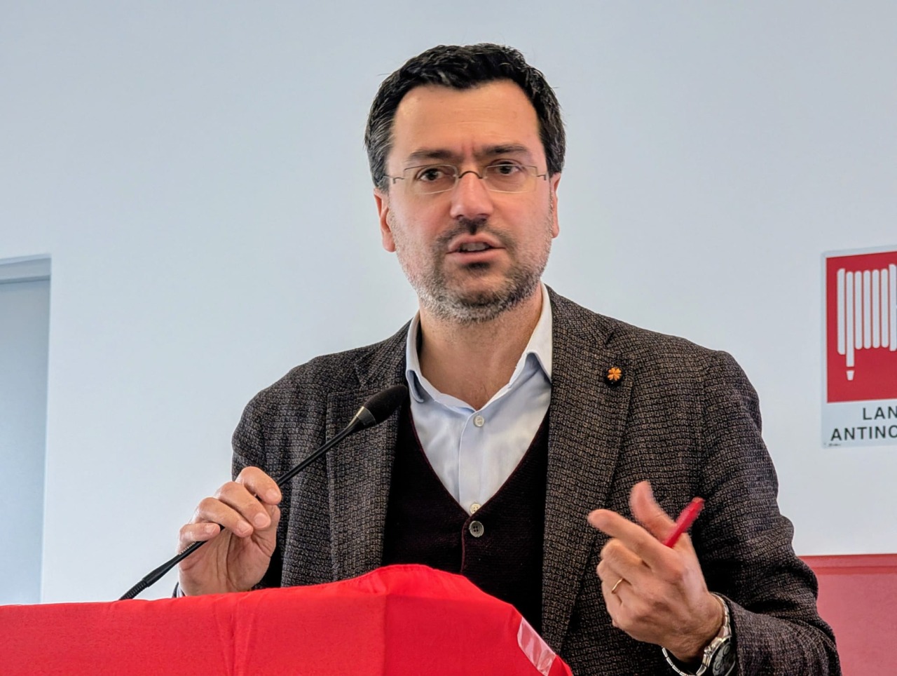 Scontro sui sindacati: il sindaco replica alle accuse e convoca la Rsu