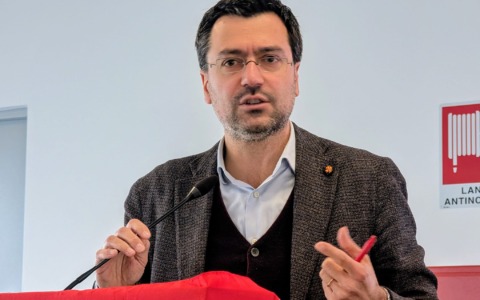 Scontro sui sindacati: il sindaco replica alle accuse e convoca la Rsu