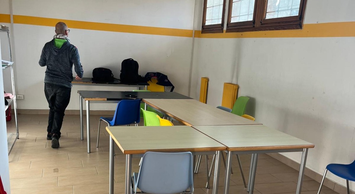 Senza un tetto ma… puliti: il Comune inaugura le docce solidali