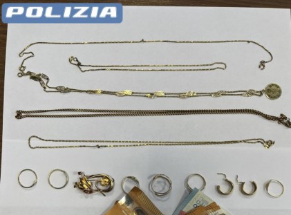 Si finge poliziotto e truffa un’anziana, arrestato