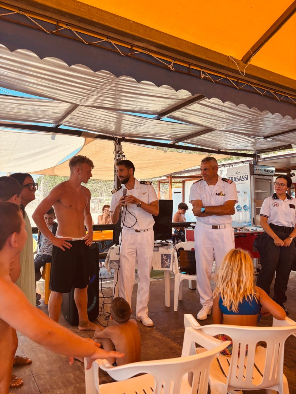 Sicurezza in mare e sostenibilità: la Capitaneria di Porto incontra i bambini della colonia di Sonnino
