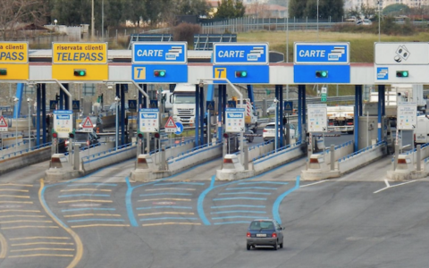 Sicurezza stradale, Autostrade per l’Italia lancia la campagna estiva con Sabatini e Lollobrigida