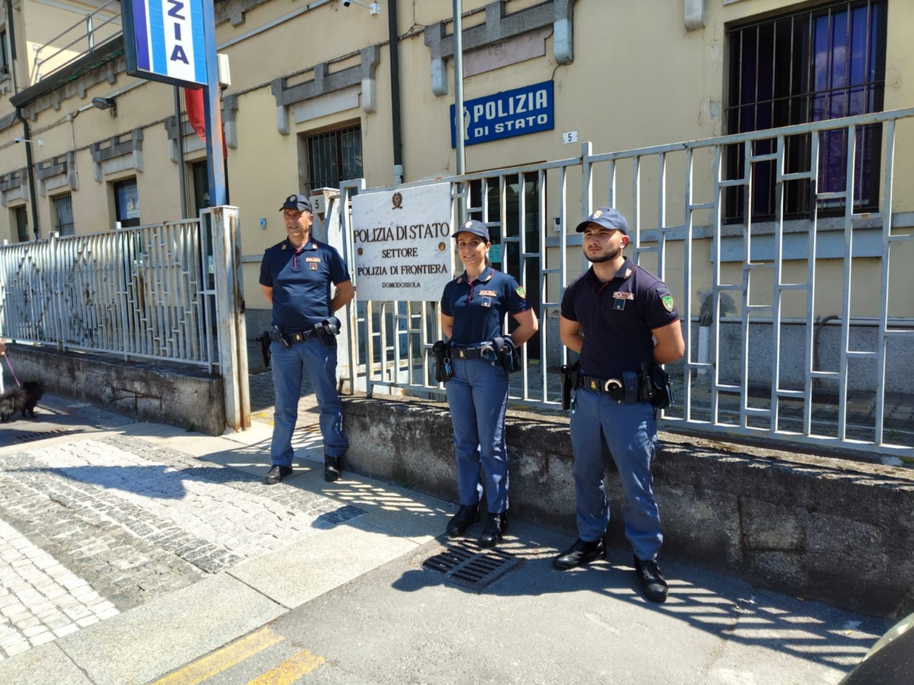 Smarrisce la borsa: la Polizia di Stato gliela restituisce dopo una corsa contro il tempo