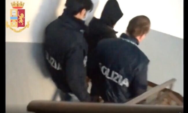 Spacciatore in camice: fermato dalla Polizia operatore sanitario con 2 Kg di cocaina