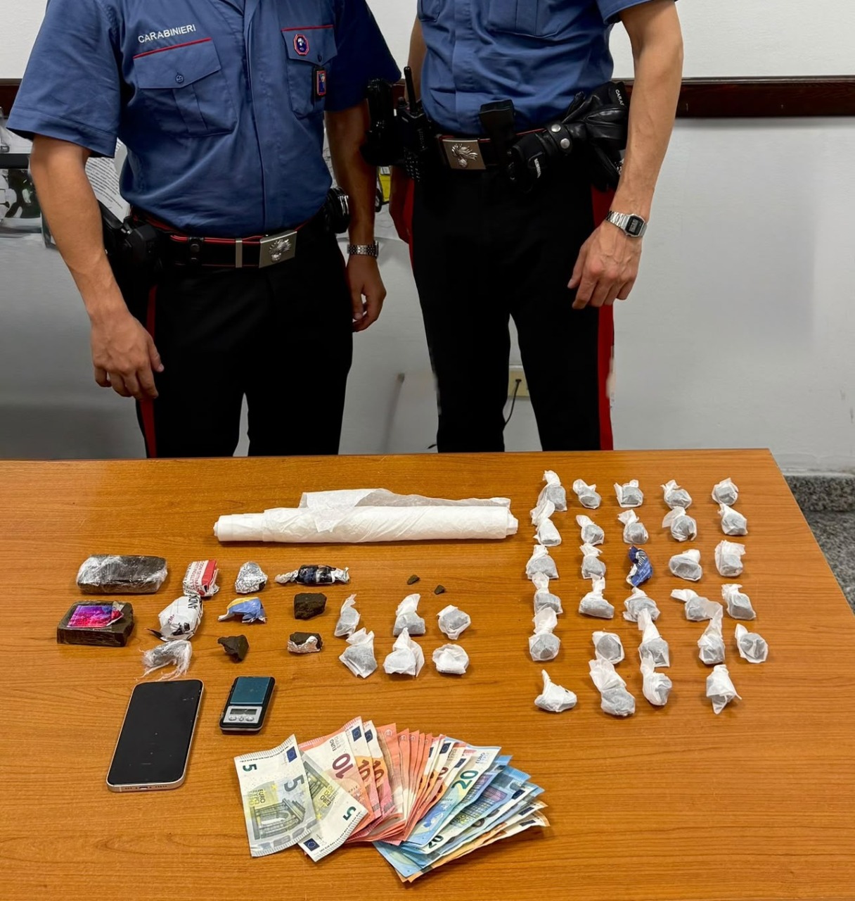Spaccio di droga, arresti e sequestri a Tor Bella Monaca