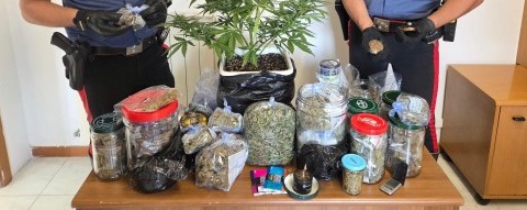 Spaccio di droga, sequestrato oltre 1,5 kg di marijuana