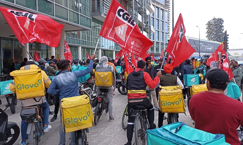 Stop alle consegne dei rider nelle ore più calde, Nidil Cgil: “Ma serve sostegno al reddito”