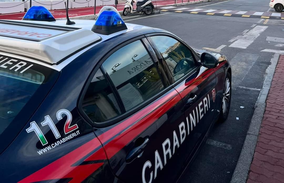 Strappano il Rolex dal polso di un turista tedesco. Arrestati dai Carabinieri