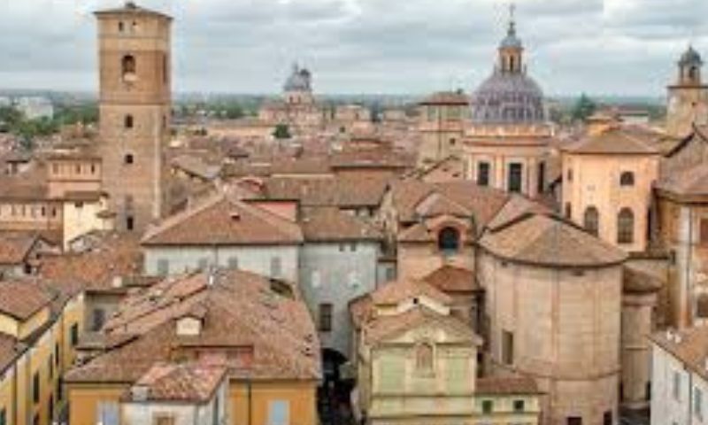 Stretta sugli orari dei negozi di vicinato in centro: disposta la chiusura dalle ore 22 alle ore 6