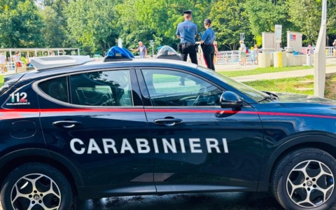 Tenta un furto all’interno della piscina comunale: 43enne denunciato dai Carabinieri