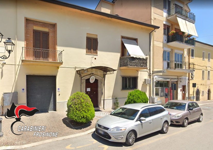 Tentano il furto uno uno stabilimento siderurgico, cinque arresti