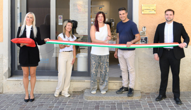 Terminati i lavori, riapre lo sportello Acinque di Cermenate